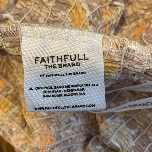 Faithfull The Brand floral smocked crop top - Picture 6 of 7